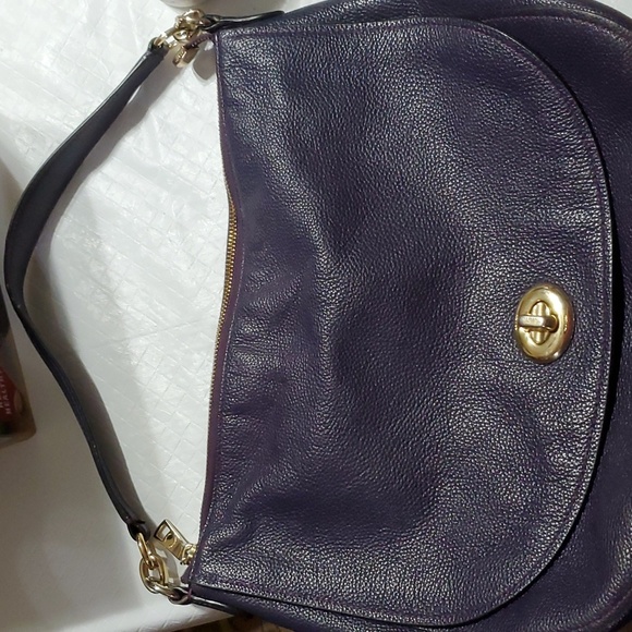 Coach 24771 turnlock hobo - Picture 3 of 12